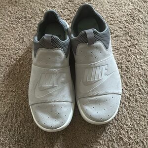 Nike slide on shoes